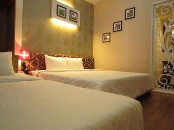 Saigon Odyssey House Khách sạn 2*